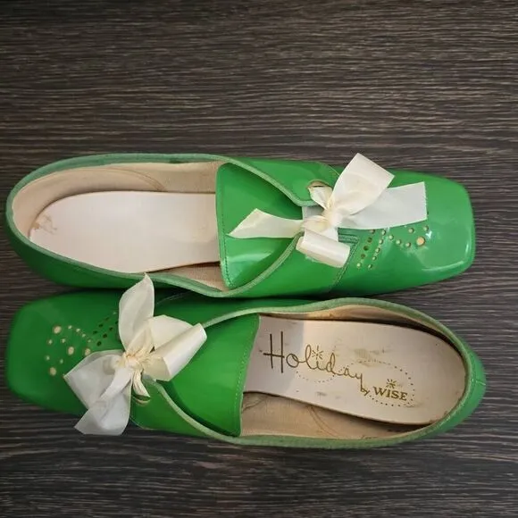 Holiday by WISE Vintage Bright Green Patent Leather Shoes, NWOT, 6.5 B
