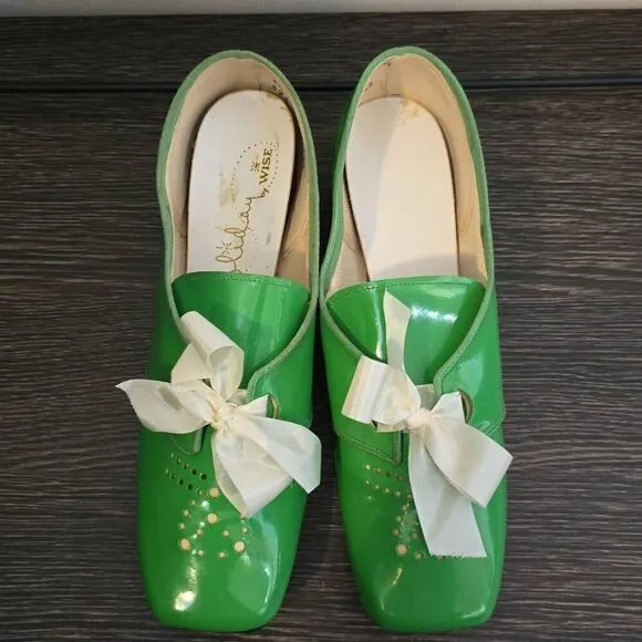 Holiday by WISE Vintage Bright Green Patent Leather Shoes, NWOT, 6.5 B
