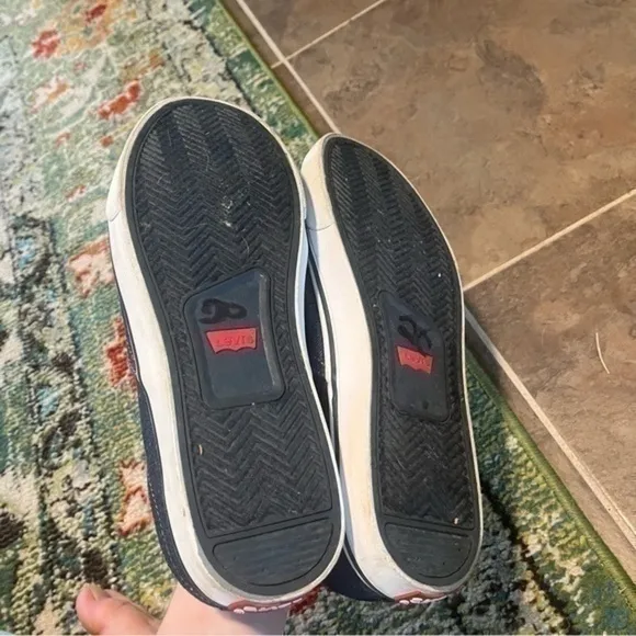 Host pick 🤩 Men’s Levi’s denim slide on sneakers shoes