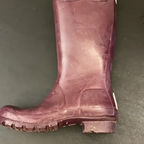 Hunter Purple Rain Boots Size 6
