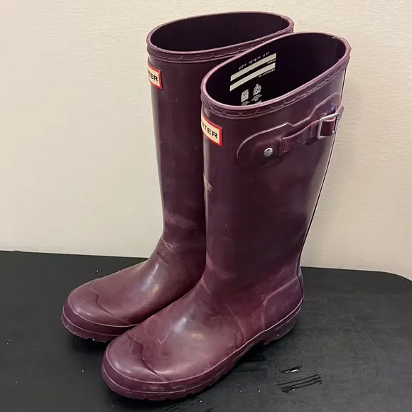 Hunter Purple Rain Boots Size 6
