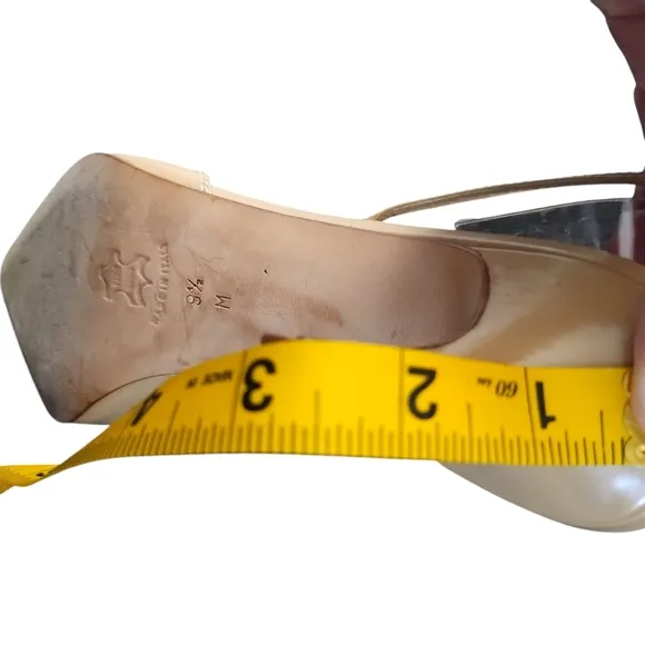 Isaac Mizrahi Women's Tan Slingback Heels