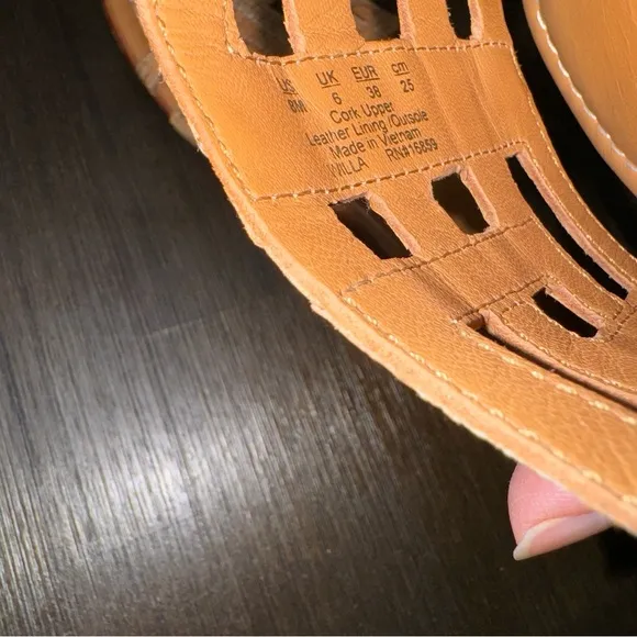 J. McLaughlin Women’s Willa Sandals Size 8M Tan