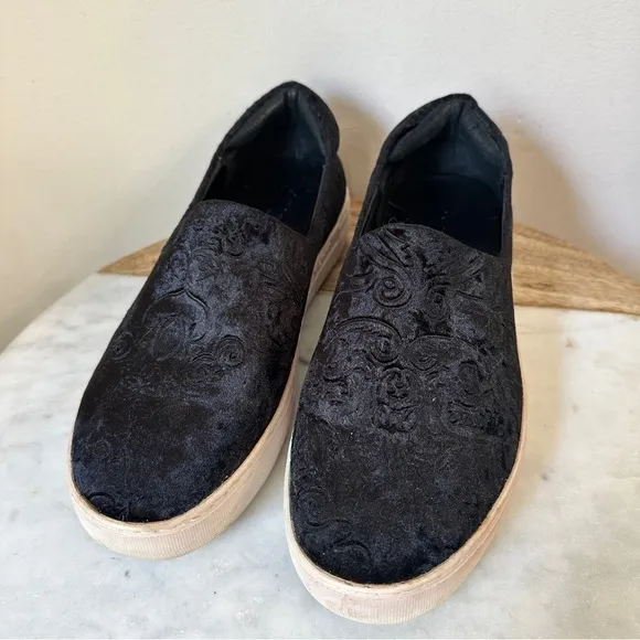 J Slides Black Flats Velvet Slip On Sneaker Leather Loafer shoes size 9.5