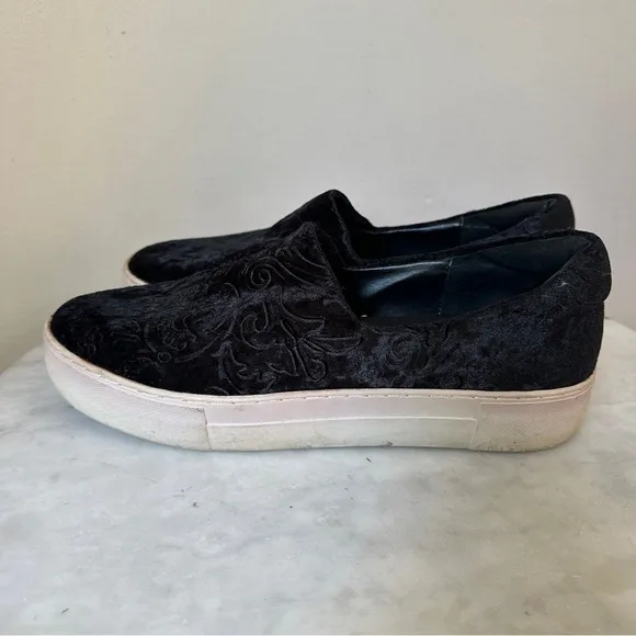 J Slides Black Flats Velvet Slip On Sneaker Leather Loafer shoes size 9.5