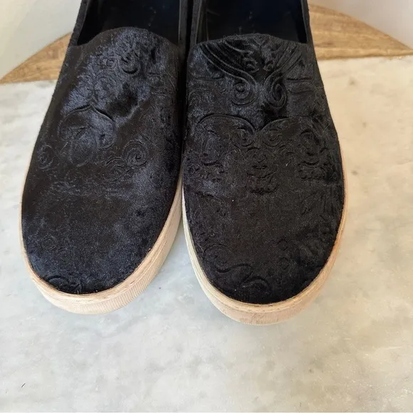 J Slides Black Flats Velvet Slip On Sneaker Leather Loafer shoes size 9.5