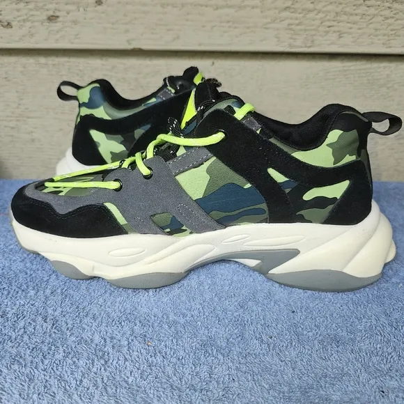 JAVI Predator Camo Casual Lace-Up Sneakers Men's Shoe Size 9.5