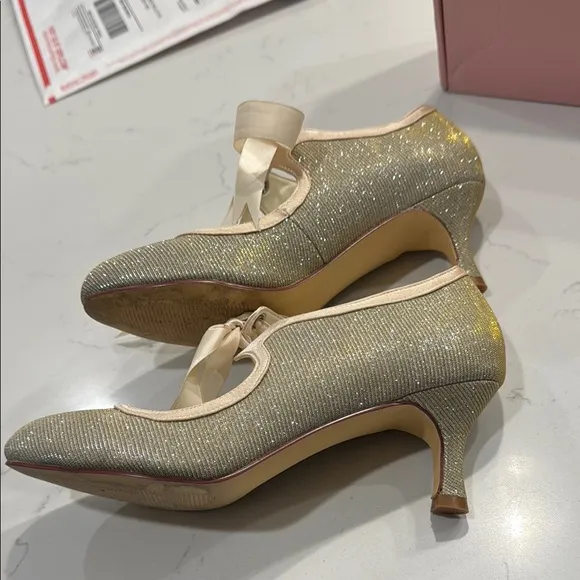 JiaJia Elegant Bridal Shoes with Satin Ribbon