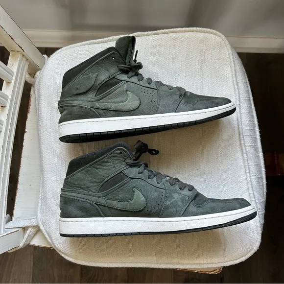 Jordan 1 Mid Green Leather Men's Nike High-Top Sneakers Size 13