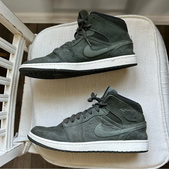 Jordan 1 Mid Green Leather Men's Nike High-Top Sneakers Size 13