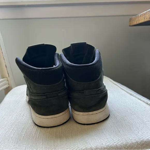 Jordan 1 Mid Green Leather Men's Nike High-Top Sneakers Size 13