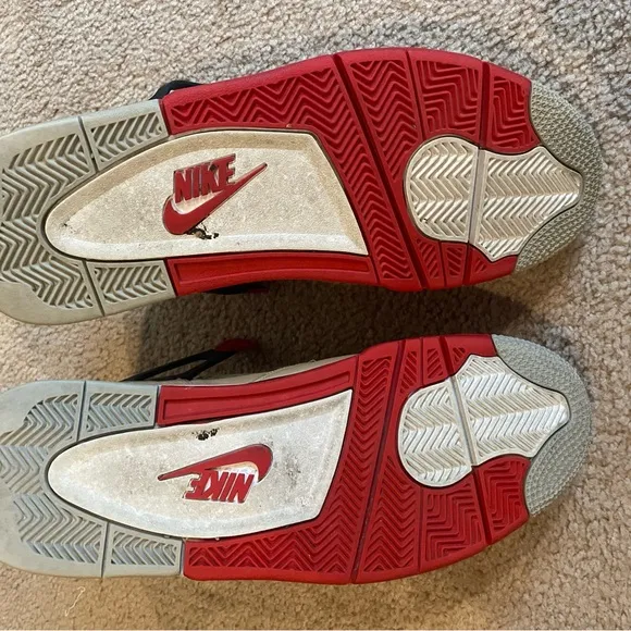Jordan 4 “Fire Red”