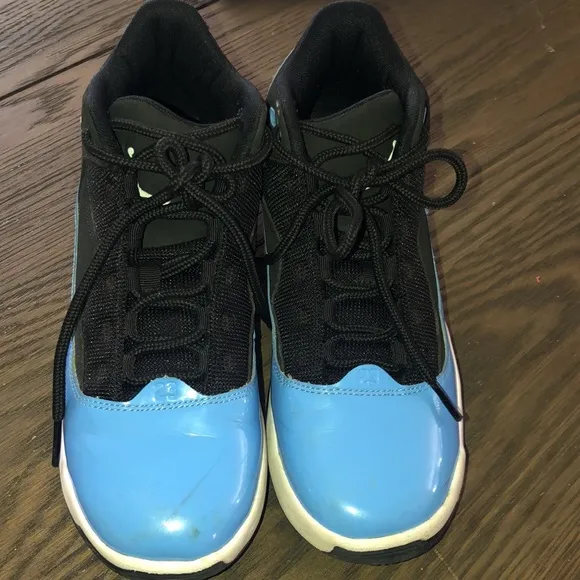 Jordan Blue/black boys sneakers Size 6.5 youth