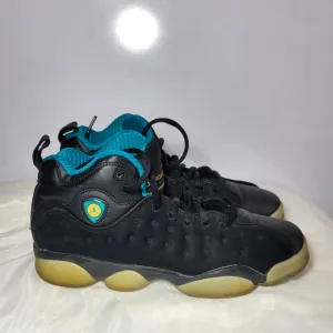 Jordan Boys Size 7Y and Women Size 8.5 Jumpman sneakers.