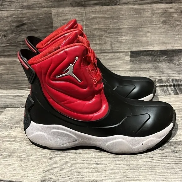 Jordan Drip 23 Rain Boots Kids Size 13C CT5798-06 UPC 00195244732449‎ Black/Red