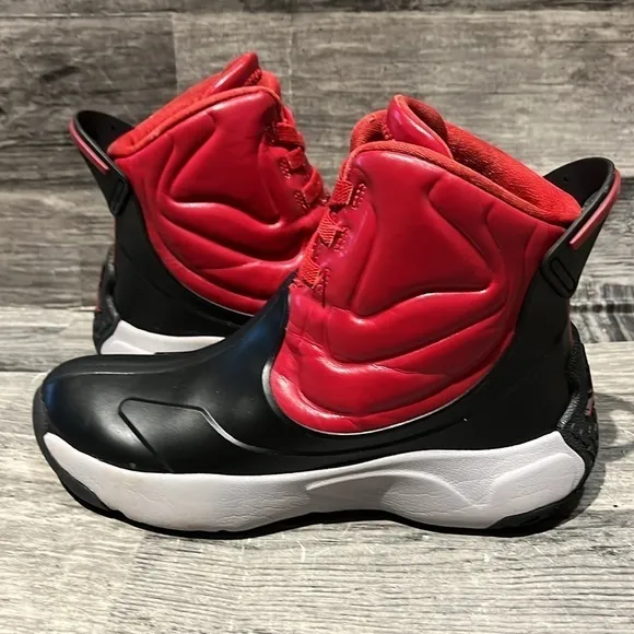 Jordan Drip 23 Rain Boots Kids Size 13C CT5798-06 UPC 00195244732449‎ Black/Red