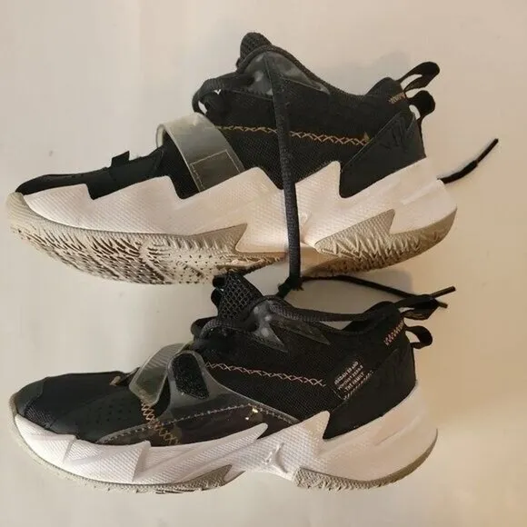 Jordan Why Not Zer0.3 “The Family” Black/Metallic Gold-White Size 2.5 Y Sneakers