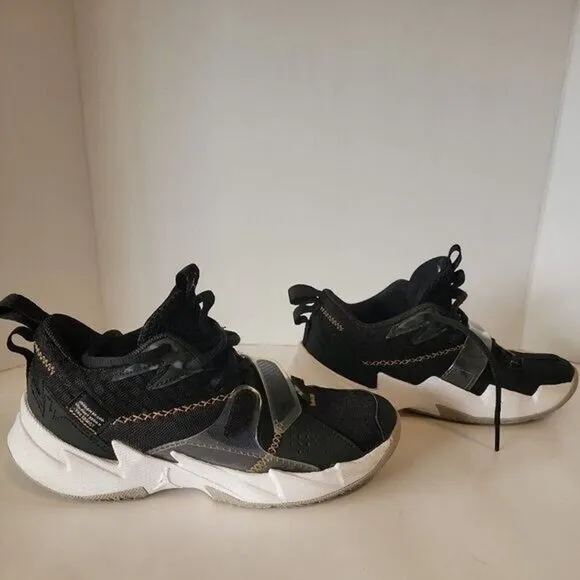 Jordan Why Not Zer0.3 “The Family” Black/Metallic Gold-White Size 2.5 Y Sneakers