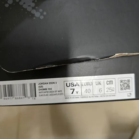 Jordan Zion 3 sneakers