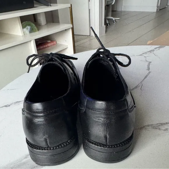 Joseph Abboud Men’s 8.5M Classic Black Leather Dress Shoes