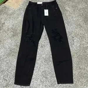 Judy Blue Jeans 7 / 28 Womens Boyfriend Fit Distressed Black Wash Denim NWT