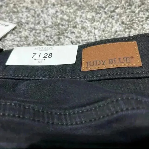 Judy Blue Jeans 7 / 28 Womens Boyfriend Fit Distressed Black Wash Denim NWT