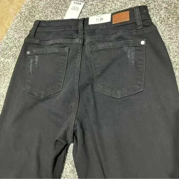 Judy Blue Jeans 7 / 28 Womens Boyfriend Fit Distressed Black Wash Denim NWT
