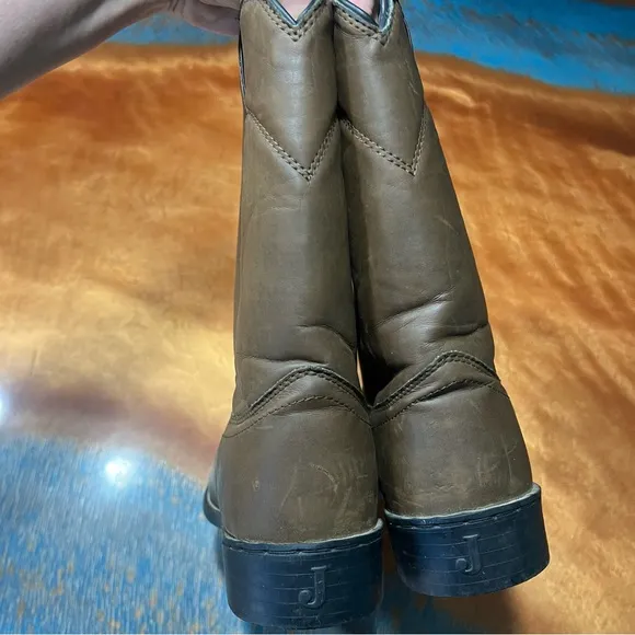 Justin Boots Basics Brown Leather Cowboy Boots size 9.5