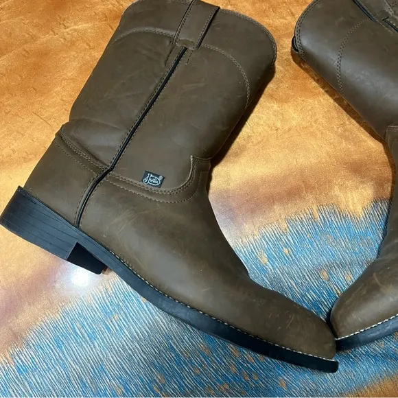 Justin Boots Basics Brown Leather Cowboy Boots size 9.5