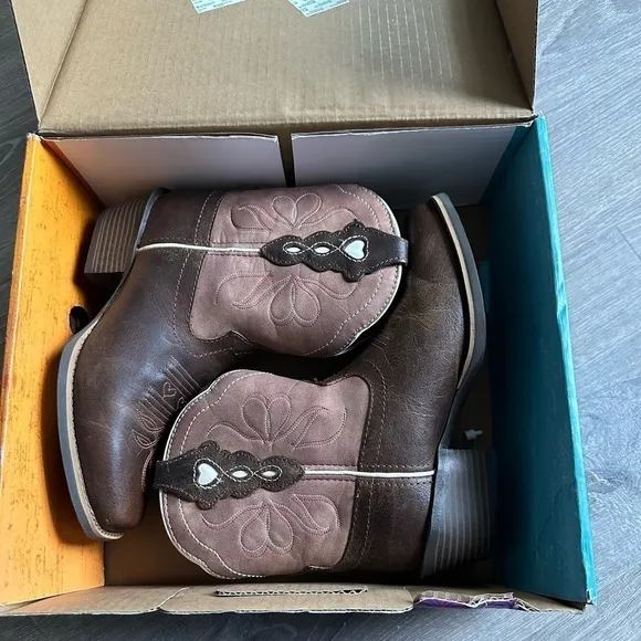 Justin Boots Chellie Ankle  Womens Size 7 B Casual Boots L9511 NIB