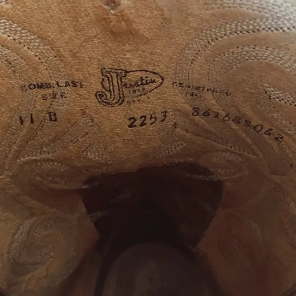Justin Men’s Cowboy boots