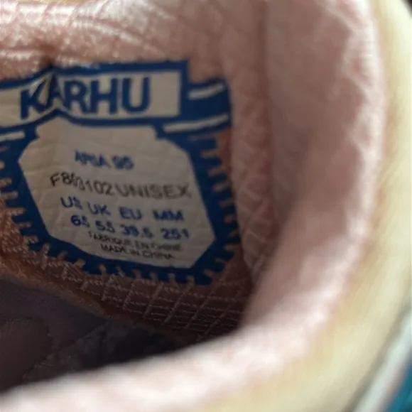 KARHU Aria 95 Unisex Sneakers