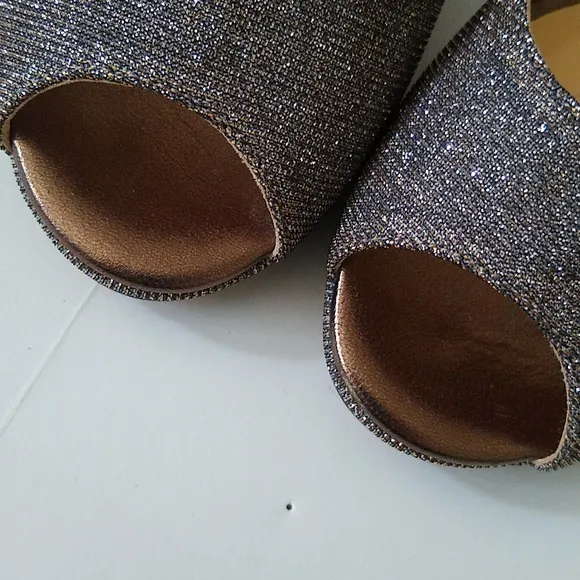 Kate Spade gold silver glitter peep toe stiletto heels 7