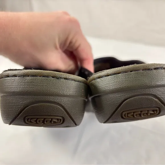 Keen Cush Black Leather Slide in Sandals size 8