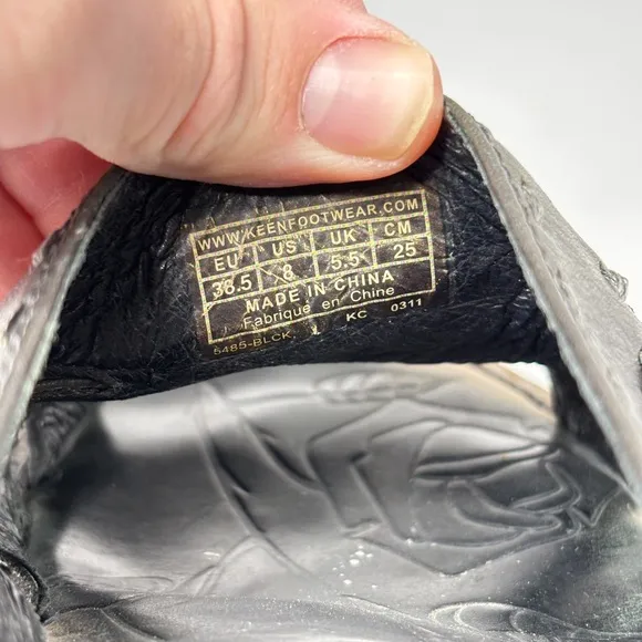 Keen Cush Black Leather Slide in Sandals size 8