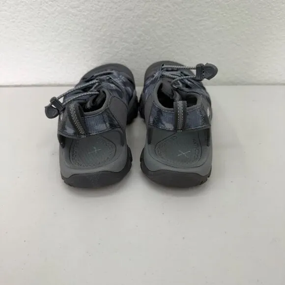 Keen Newport H2 Closed Toe Outdoor Hiking Sandals Shoes 1027123 Mens size 10.5