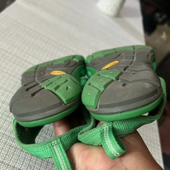 KEEN WOMENS CLEARWATER CNX GREENBRIAR SPRING GREEN “SIZE 91/2 “
