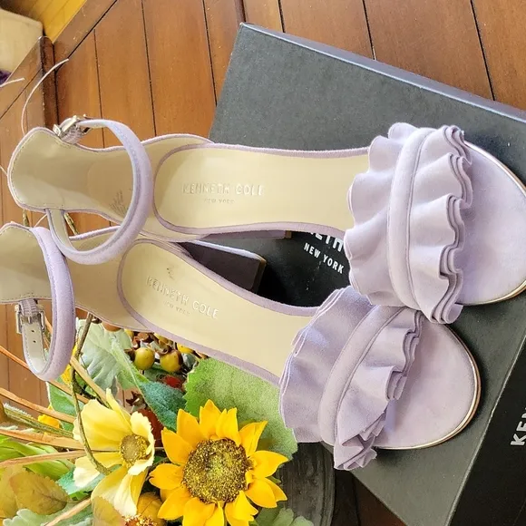KENNETH 💜 COLE HEELS