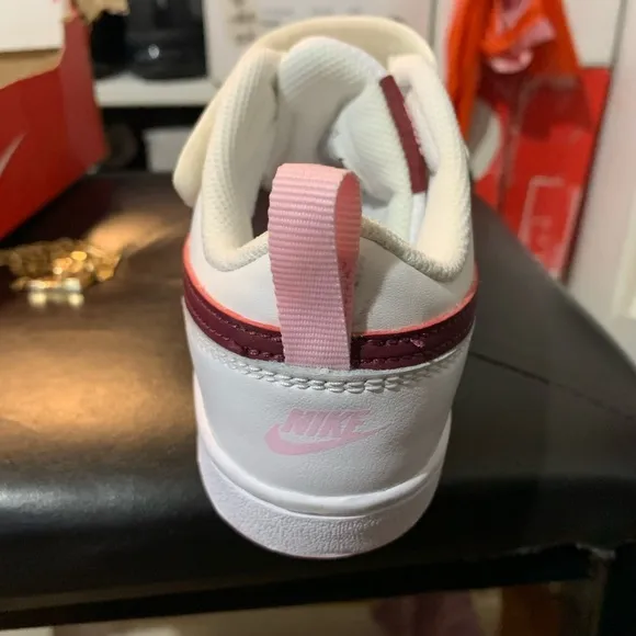 KIDS 2Y NIKE SNEAKERS NEW IN BOX