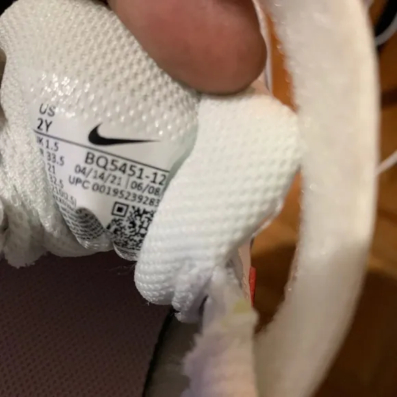 KIDS 2Y NIKE SNEAKERS NEW IN BOX