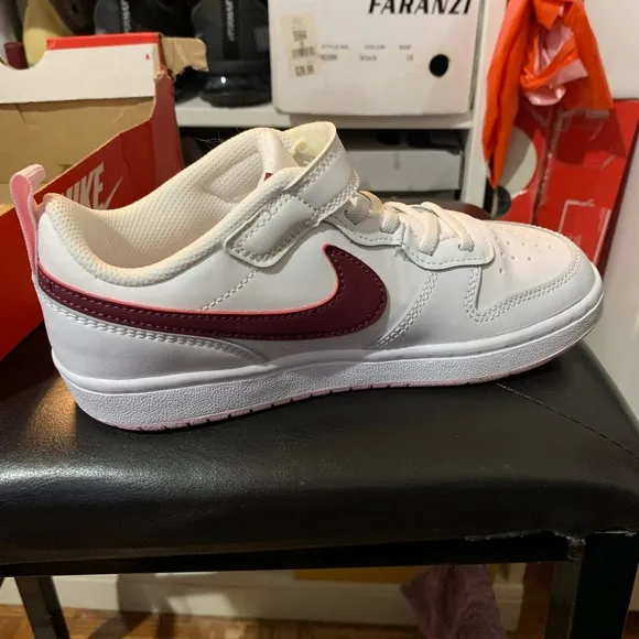 KIDS 2Y NIKE SNEAKERS NEW IN BOX