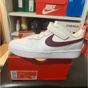 KIDS 2Y NIKE SNEAKERS NEW IN BOX