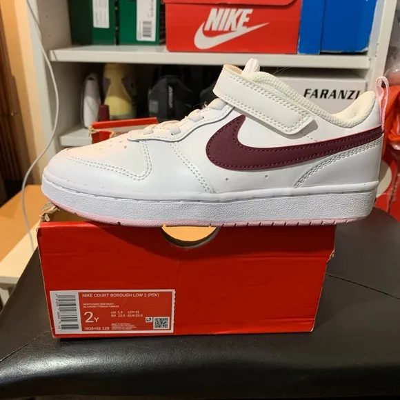 KIDS 2Y NIKE SNEAKERS NEW IN BOX