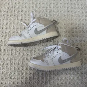 Kids' Jordan 1 Mid SE Craft GS Inside Out- White Sail