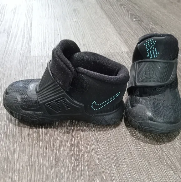 😍Kids Nike Kyrie 6 Unisex Nike sneakers😍