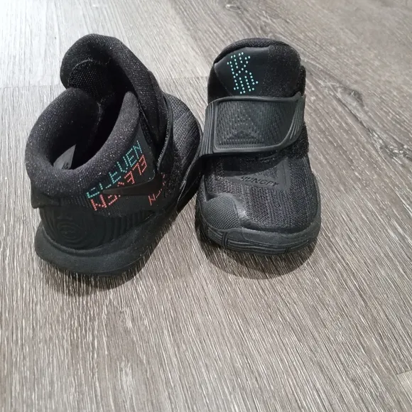 😍Kids Nike Kyrie 6 Unisex Nike sneakers😍