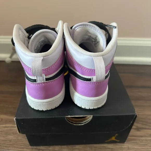 Kids purple Jorden’s in size 1 that were gently used