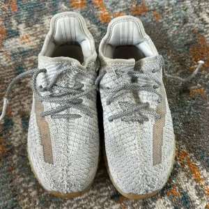 Kids YEEZY sneakers grey size 1