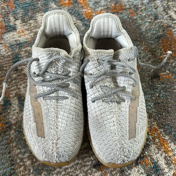 Kids YEEZY sneakers grey size 1