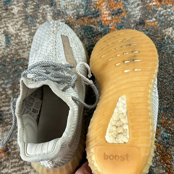 Kids YEEZY sneakers grey size 1